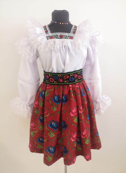 Costum popular pentru femei de Maramures