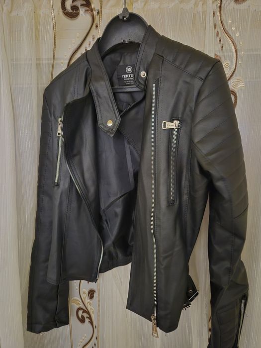 Geaca de piele nouă