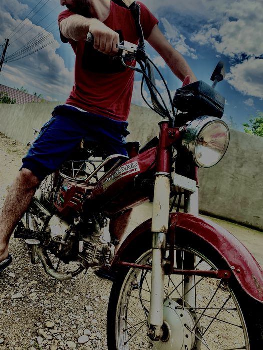Vand Moped. Pret negociabil!
