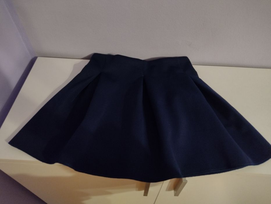 Дамска тъмно синя пола с плохи