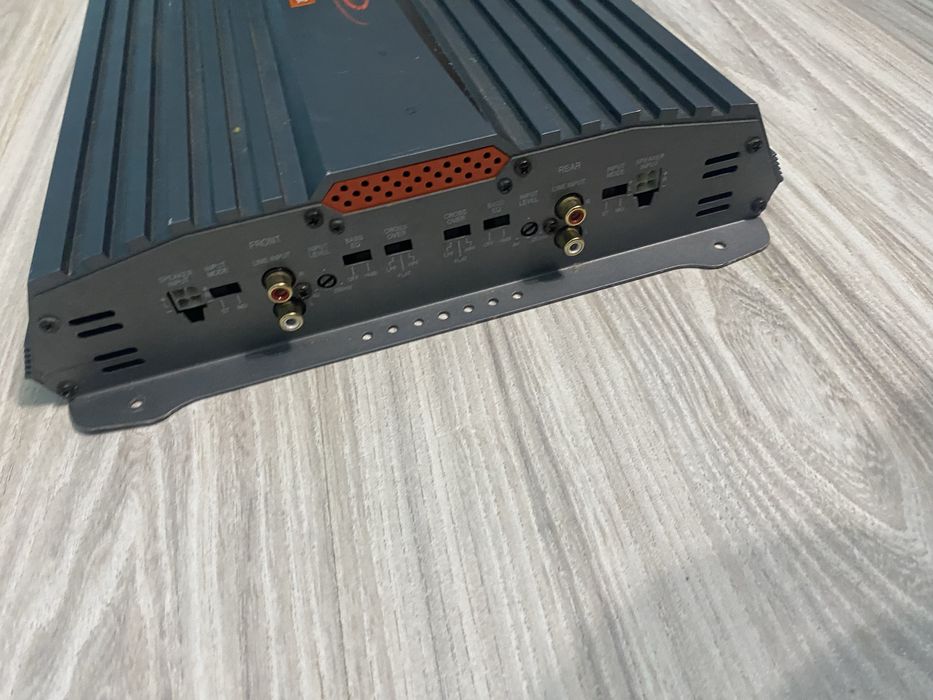 Усилвател JBL da3504