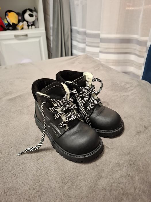 Ghetuțe copii mărime 26 noi piele naturala.