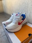 Дамски маратонки Nike, бели