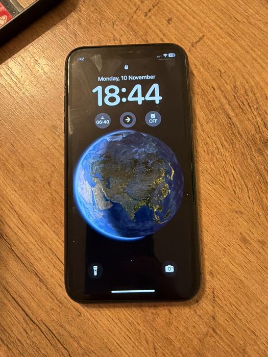 iPhone 11 64 gb.