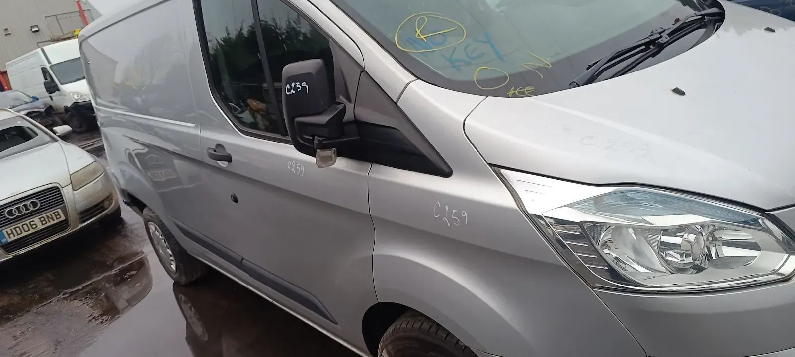 Dezmembrari / Dezmembrez Ford Transit 2.2 cutie viteze manuala 6 trepte culoare Moondust Silver (Metallic)