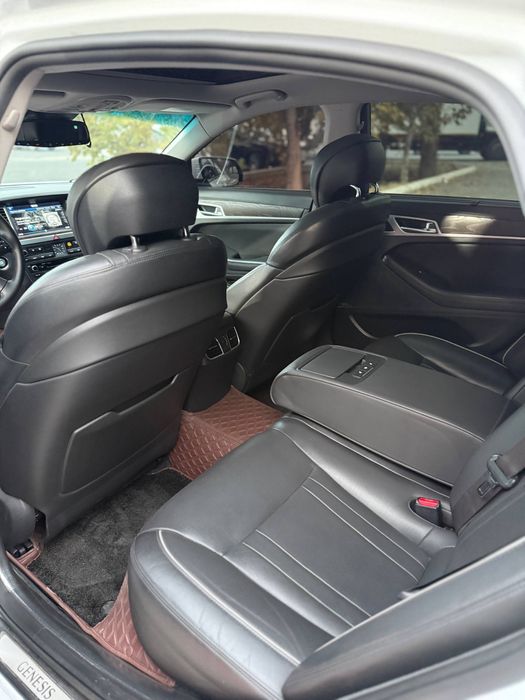 Genesis g80 Srochna sotiladi