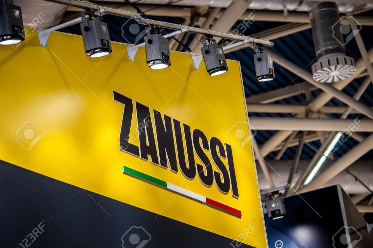 Кондиционер ZANUSSI (09) Мобильного типа Massimo Black (Wi-Fi)
