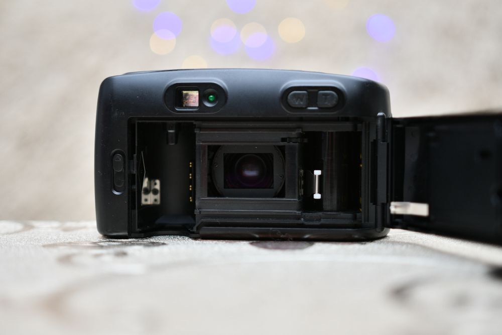 Лентов фотоапарат Vivitar Series 1 440PZ