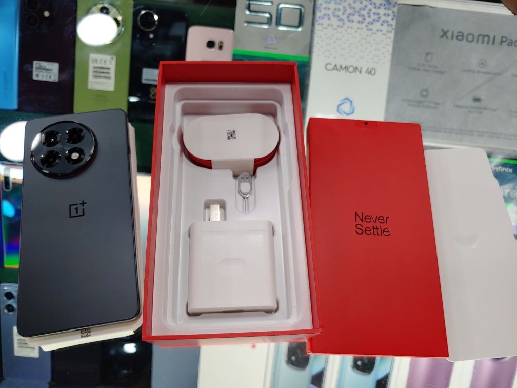 Oneplus Ace 5 12/256 Gb sotiladi