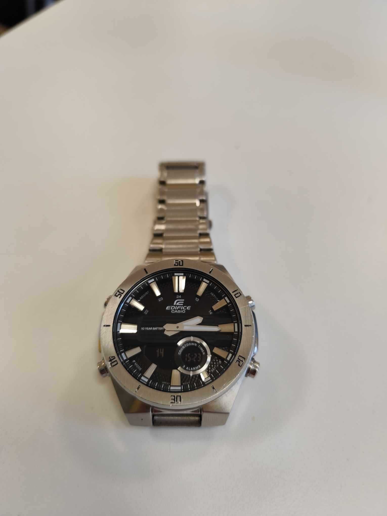 Часовник Casio Edifice ERA-110D-1AVEF