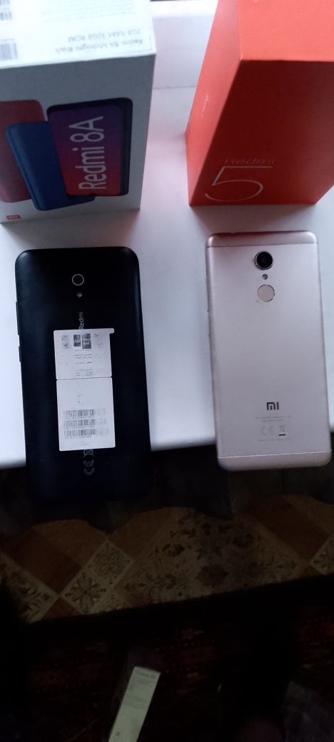 Продам два телефон Redmi в отличном состоянии