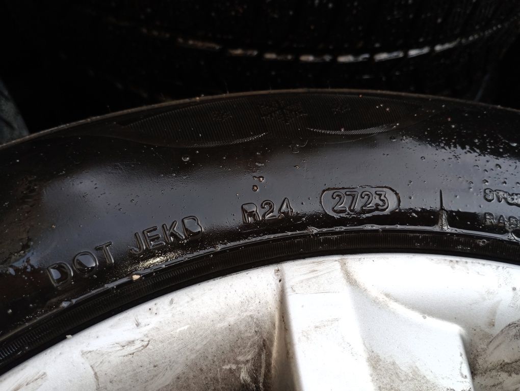 4 anvelope iarna 225/60/16 7,5mm profil dot 2023