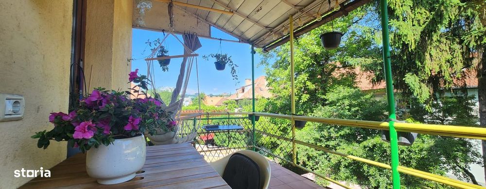 Apartament 4 camere pe tot etajul 1 "la casa" situat in Centrul Civic!