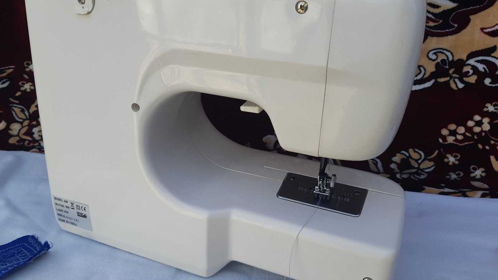 Mașina de cusut Hyundai