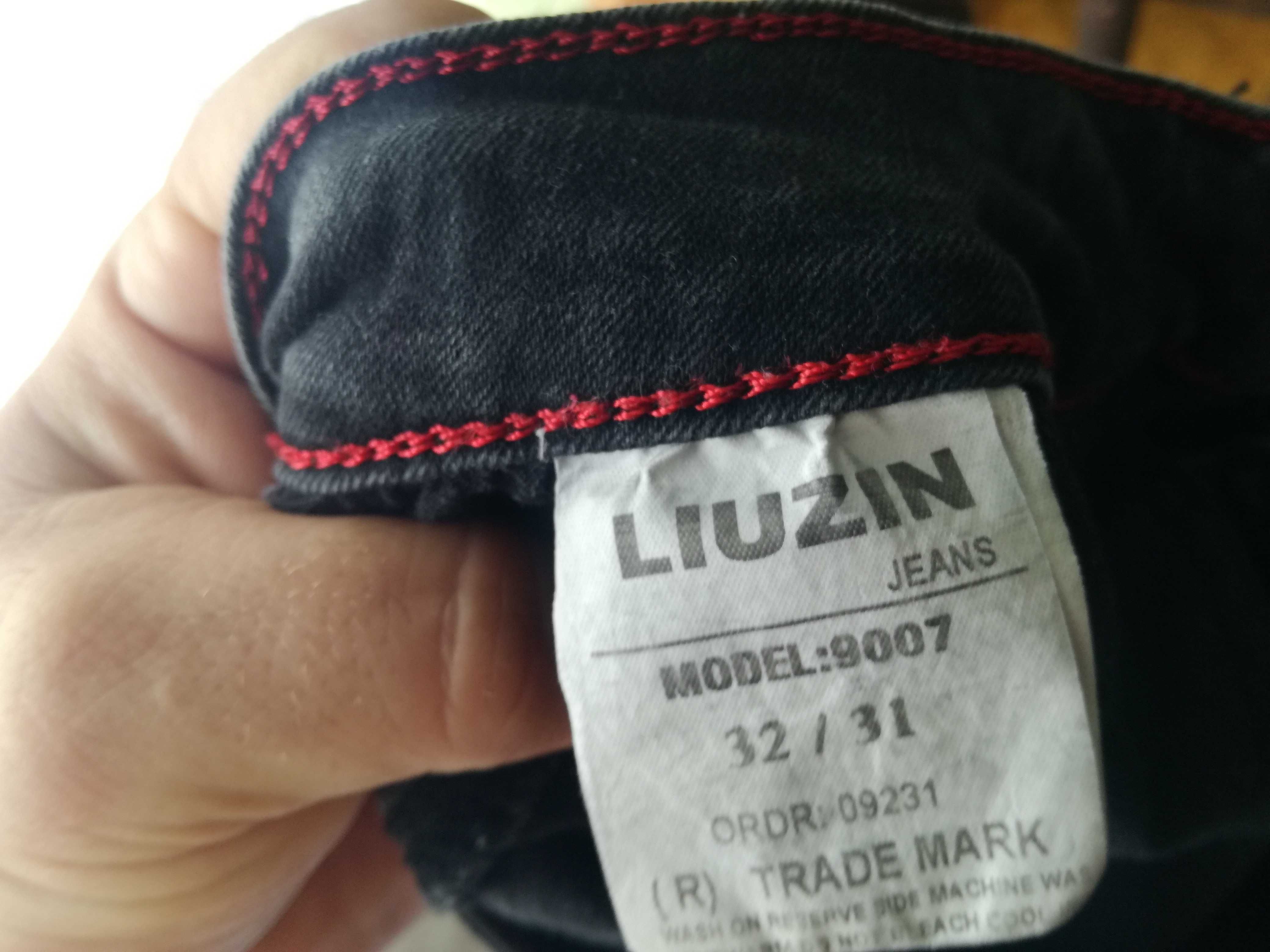 Продавам черни оригинални дънки-LUIZIN