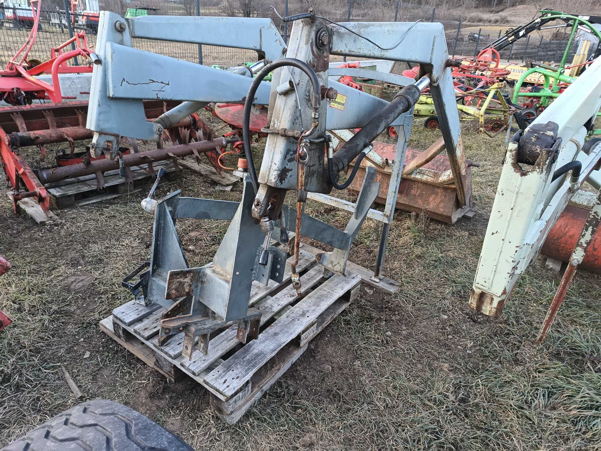 Incarcator frontal pt tractor