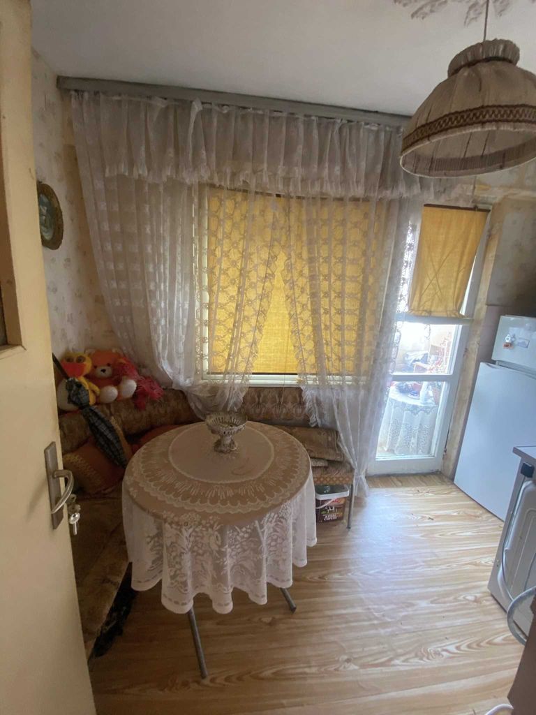 Продава се Четиристаен апартамент в Русе, Чародейка - Север - 98 кв.м за 1000 €/кв.м - Снимка #8