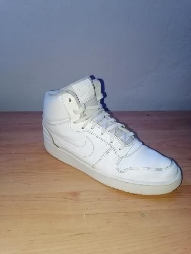 Продавам оригинални Nike обувки !!!
