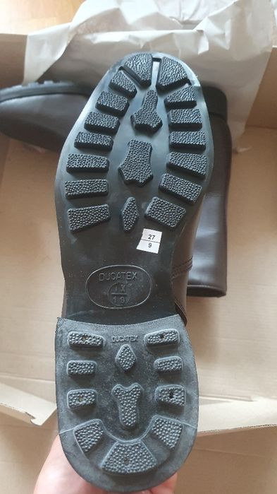 Ghete din piele maro imblaniti