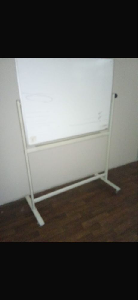 Срочно продам доску напольную для офиса