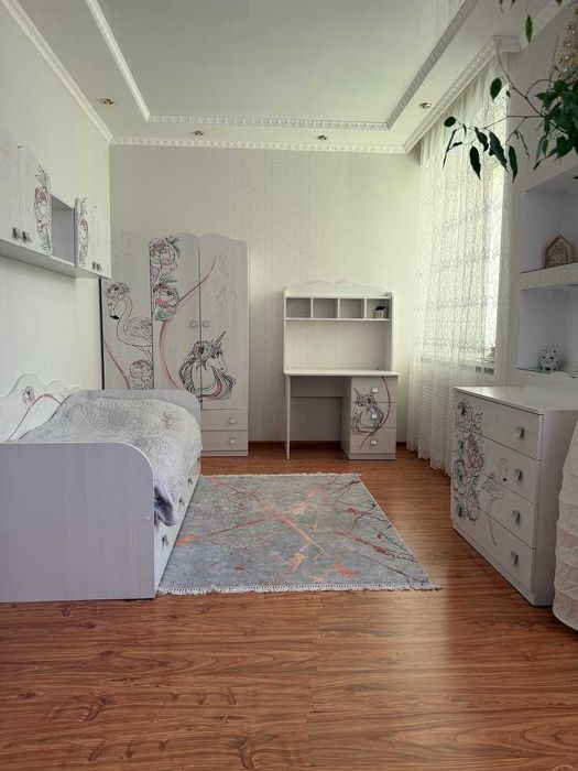 квартира с верандой беседкой и гаражом в самом центре города.