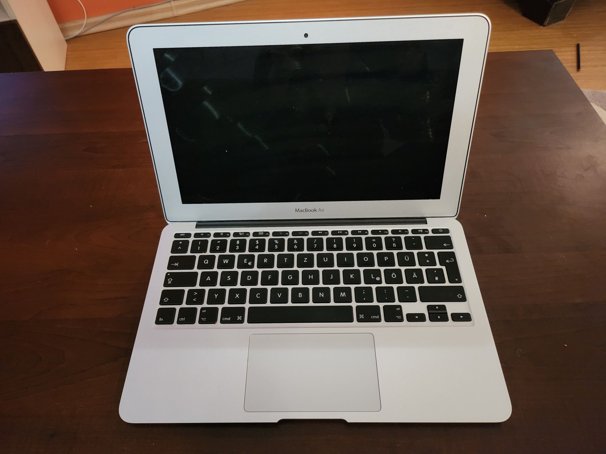 Apple MacBook Air 11-inch