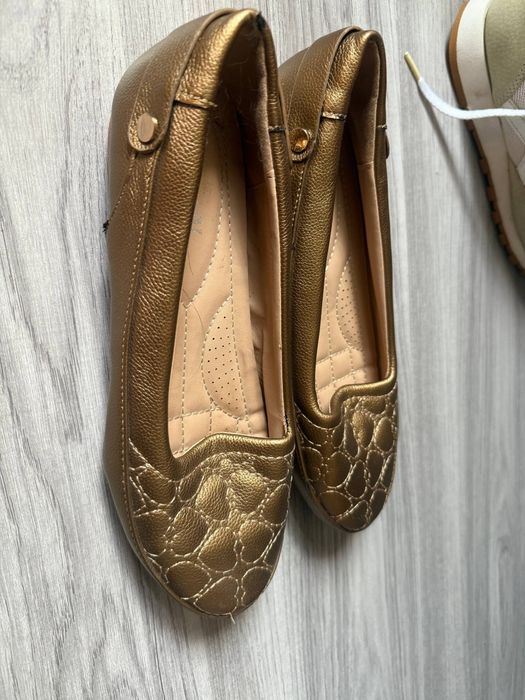 Продам новые кожаные мокасины