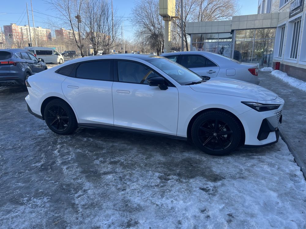 Продам авто Changan UNI-V