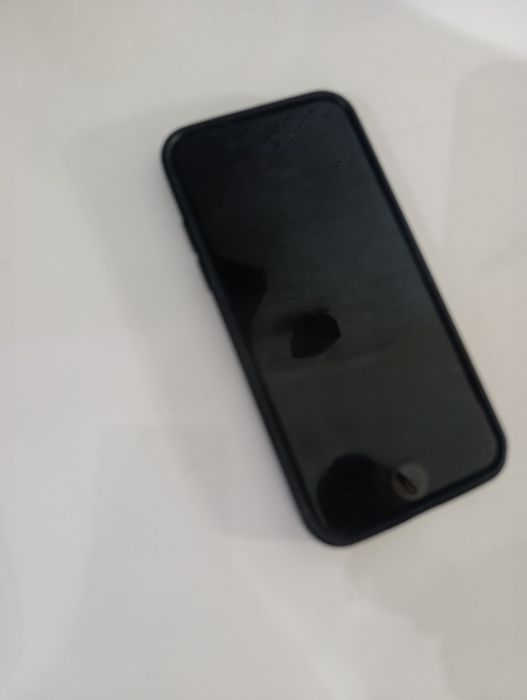 iPhone SE 2020, 64GB
Телефонът е в отлично състояние – работи безупр