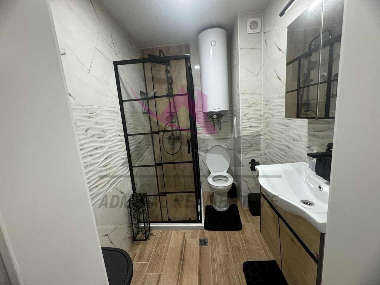 Дава се под наем Тристаен апартамент в Варна, Колхозен пазар - 80 кв.м за 800 € - Снимка #4