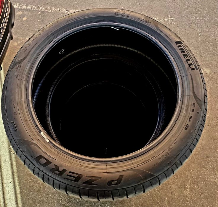 Pirelli P Zeto 285/40 r21  dot 2625(3000km)
