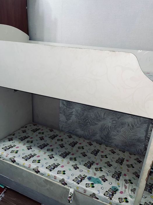 Продам б/у 2-ярусную кровать