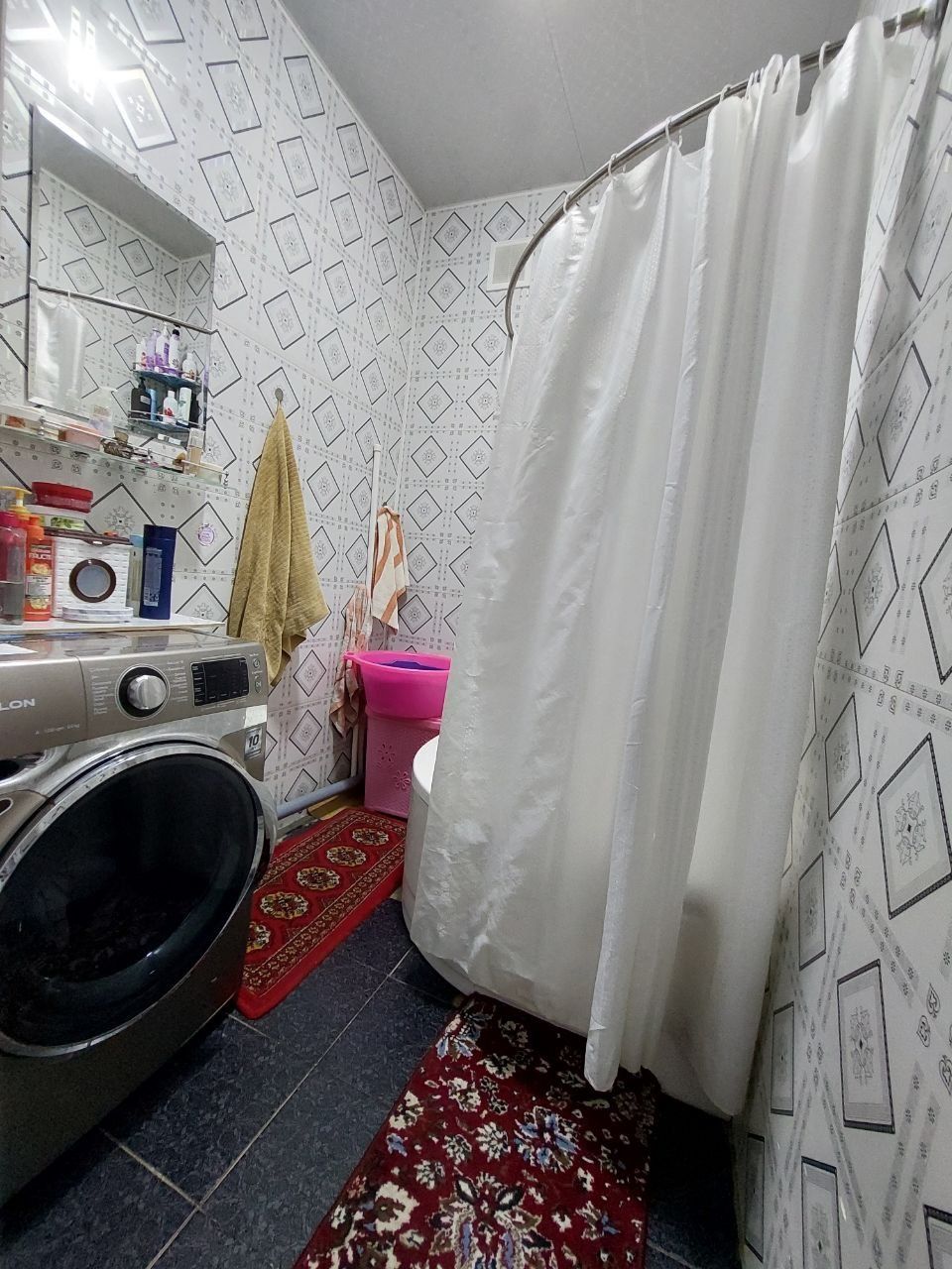 Продаю 3 ком квартира на 3 этаже 4 этажного дома. Гузаль маххаля.