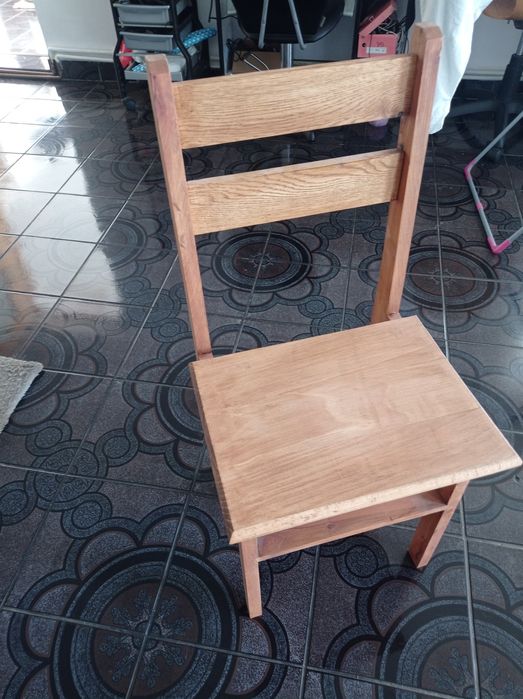 Scaun ce se transforma in scara