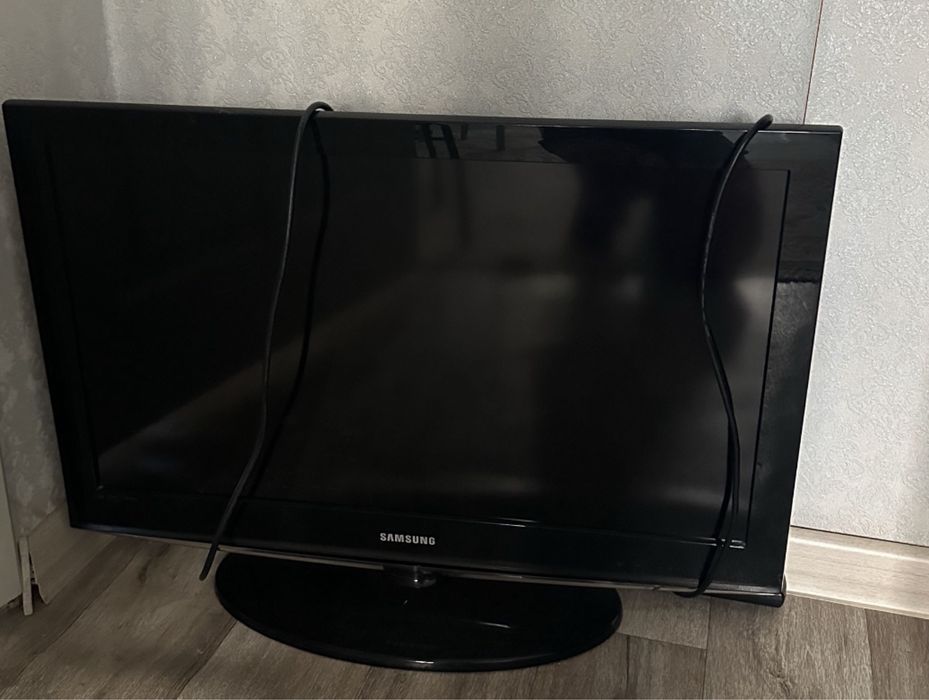 Телевизор Samsung ………………….