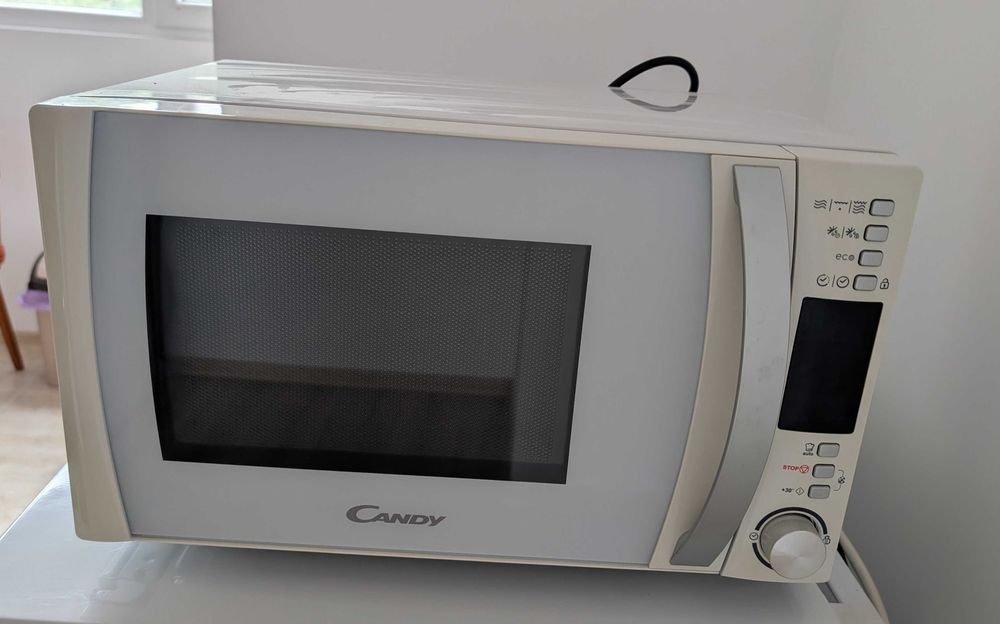 Микровълнова фурна CANDY