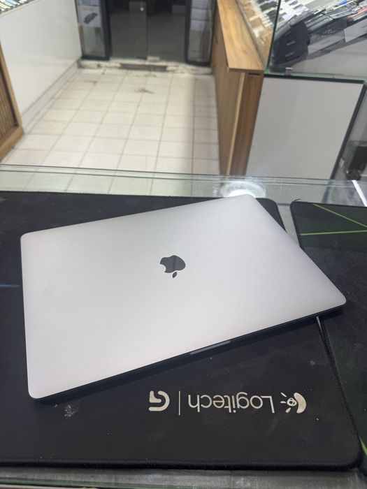Macbook Pro 16Inch 3K Retina 2019 i7 SSD 512Gb ОзУ 16Gb Radeon 4GB