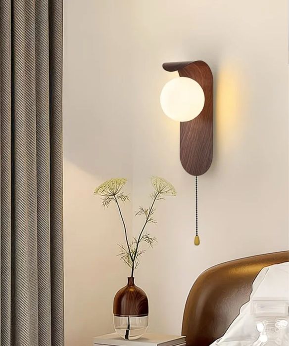 Продам бра коричневый под дерево