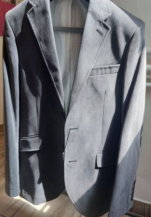 Sacou barbatesc gri