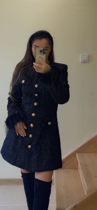 Елегантна луксозна рокля с красив завършек на ръкава