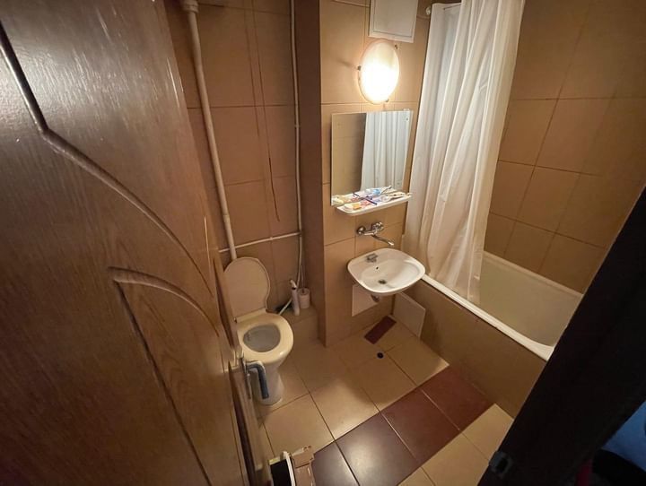 Inchiriez camera in apartament manastur
