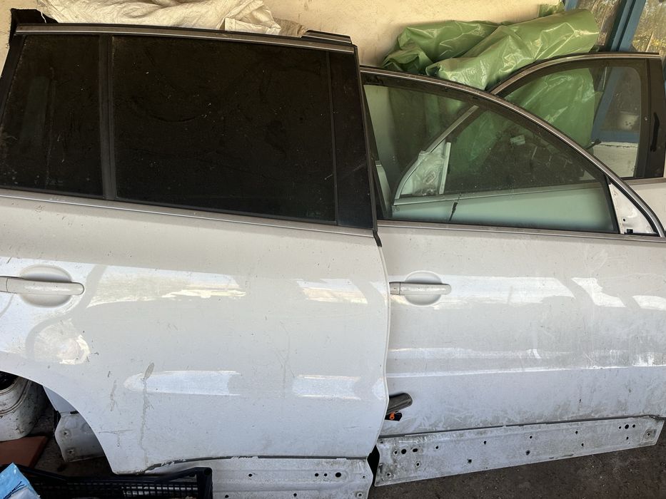 Dezmembrez tiguan 2011