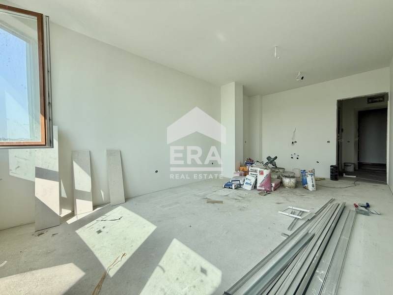 Продава се Двустаен апартамент в София, Център - 75 кв.м за 2483 €/кв.м - Снимка #2