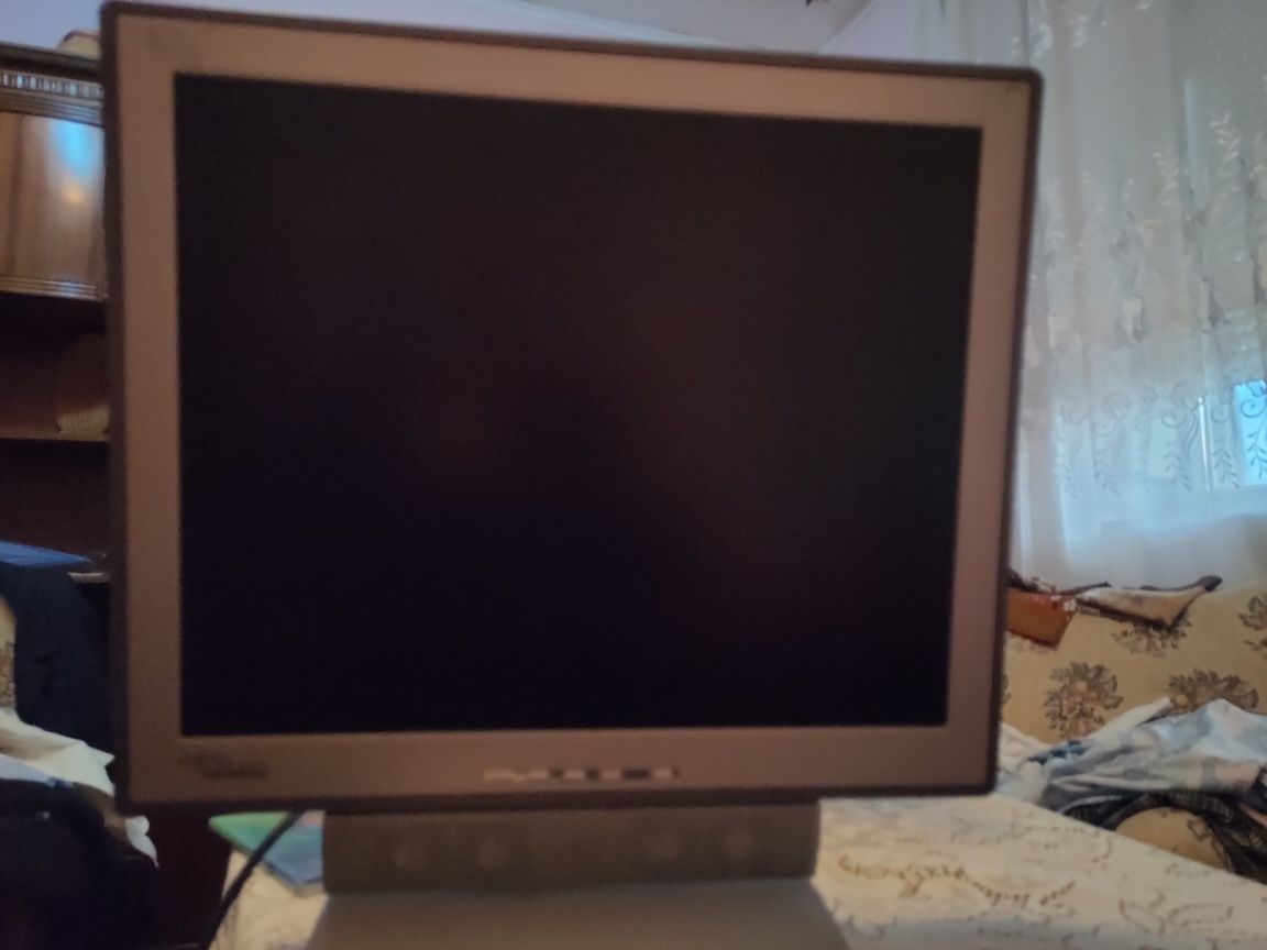 Monitor LCD fijitsu siemens
