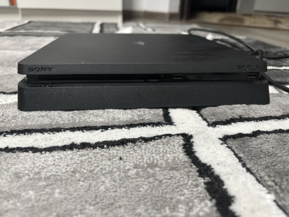 Ps4, 2 console si cabluri pt PlayStation