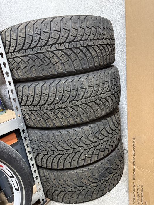 Зимни гуми комплект 4 бр. 225/45/18 KUMHO