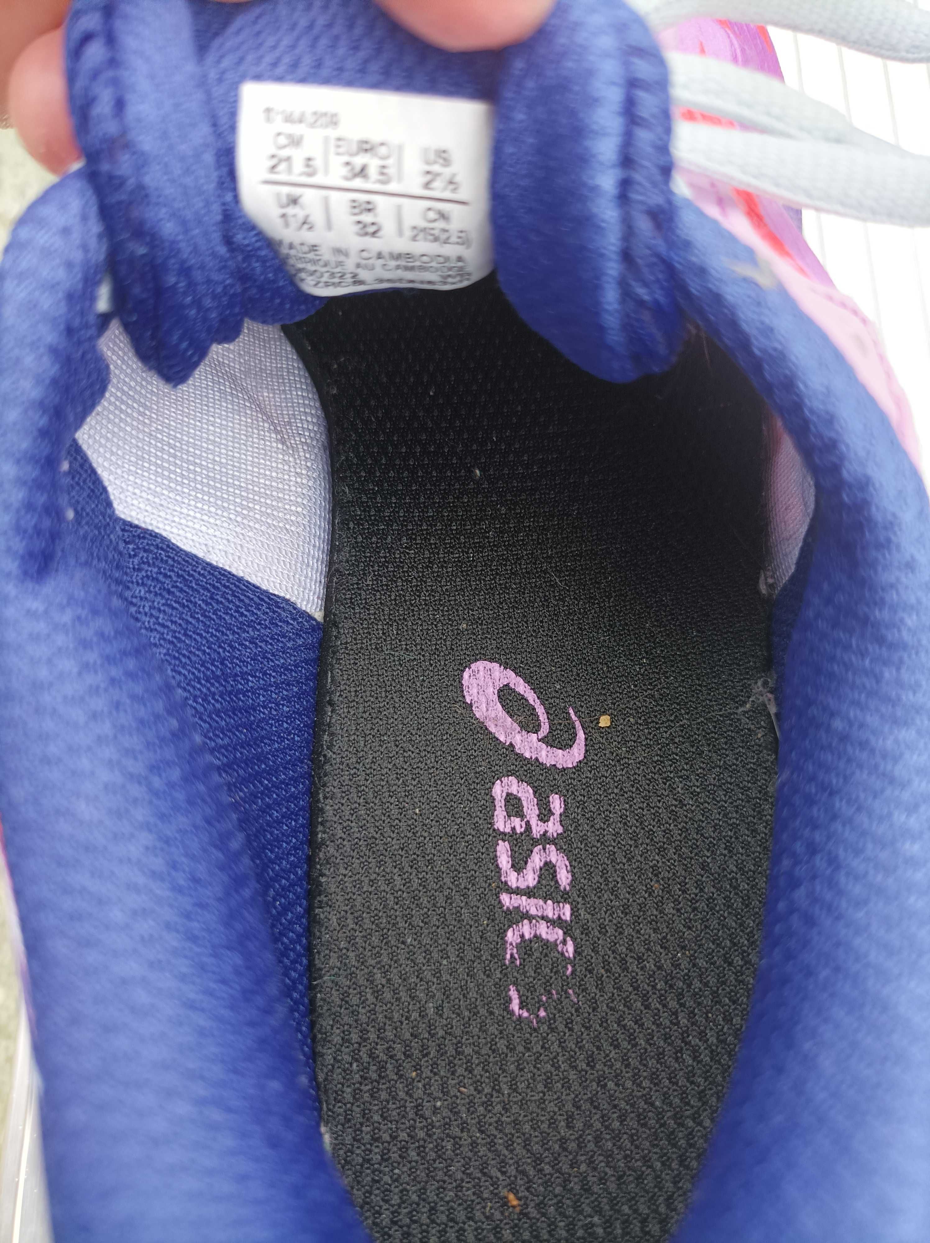 Номер 34. Маратонки Asics. Много запазени. 15 лв.