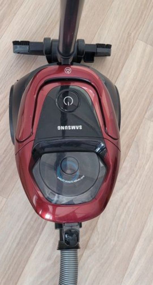 Продаеться пылесос samsung
