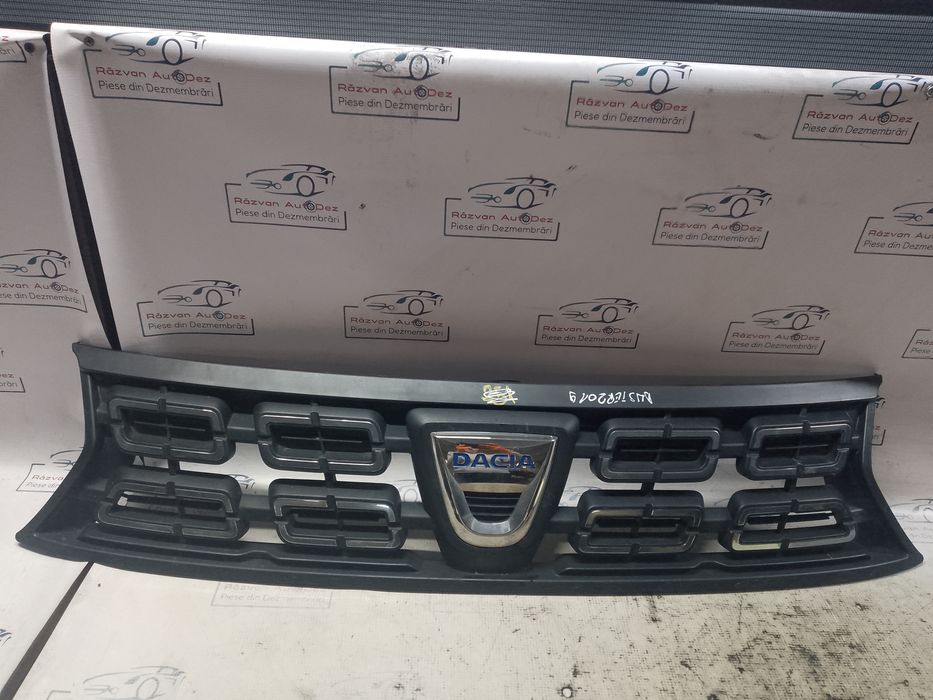 grila bara fata dacia duster 2019