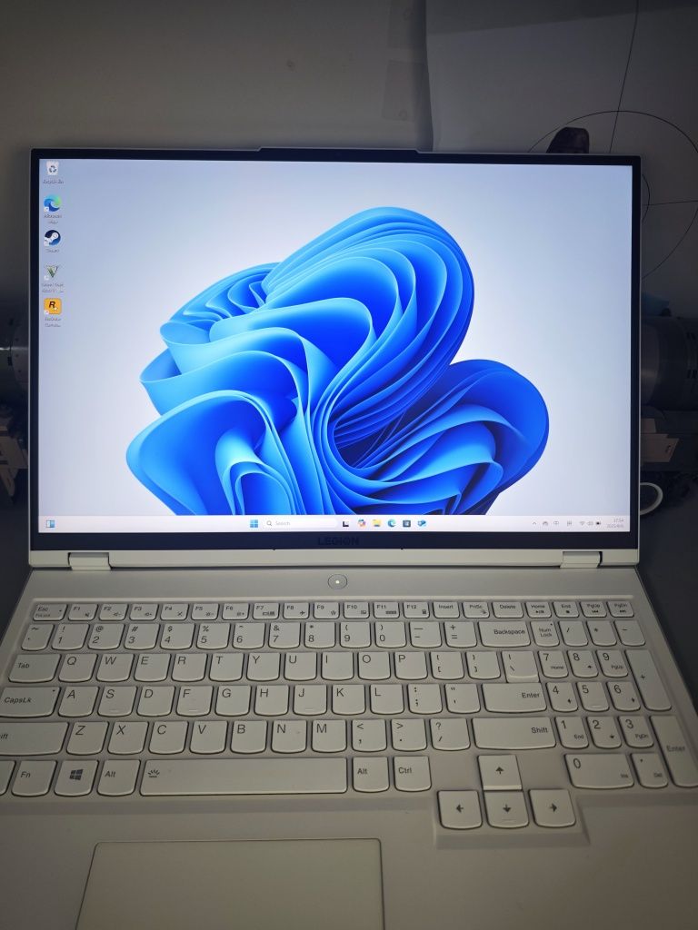 Lenovo Legion 5 Pro лаптоп （спешно!）